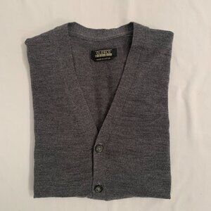 Closed grey cardigan